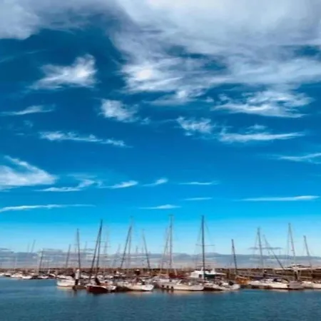 In With Sea Views 아파트 *