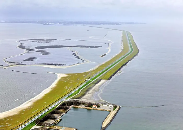 In With Sea Views شقة *